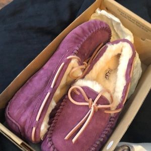 Ugh Dakota slipper nwot